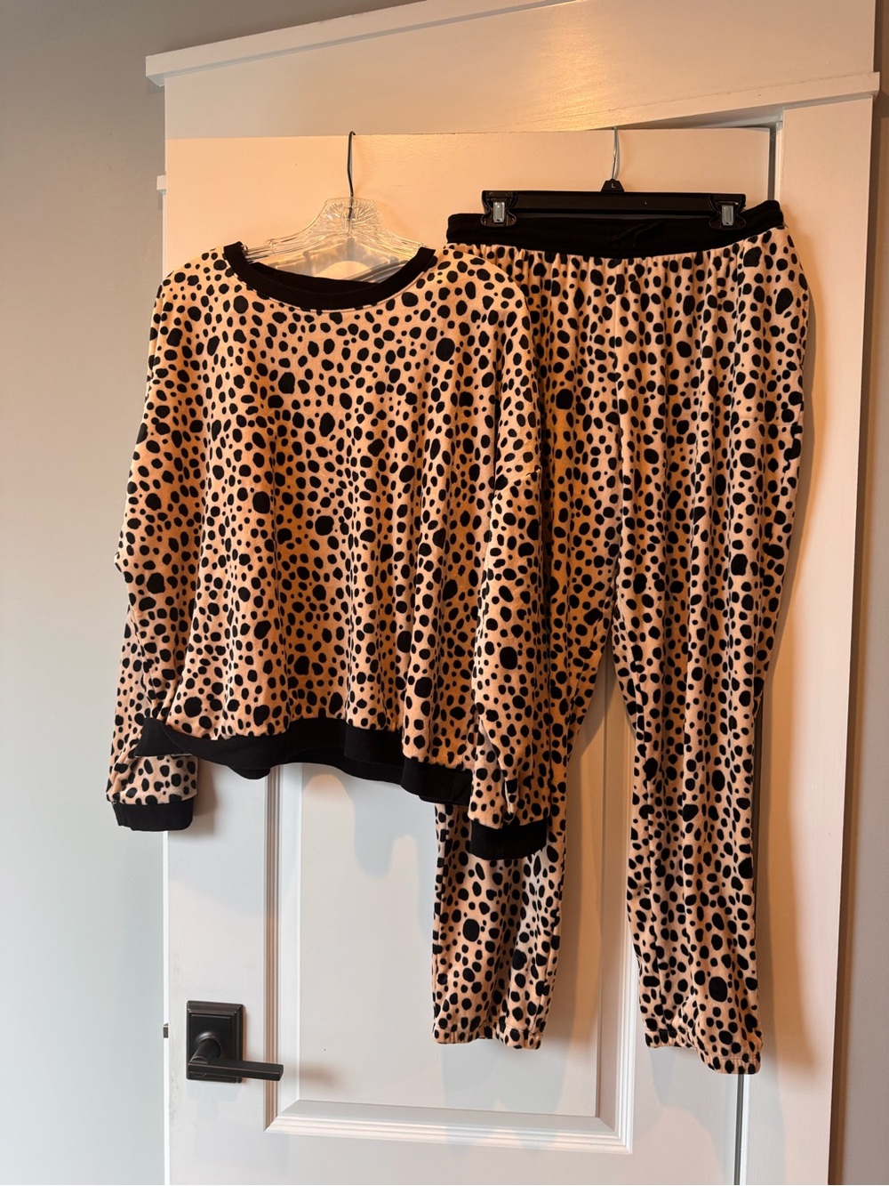 Womens Black Spot Print Beige Pajama/Lounge Set Room Service NWOT